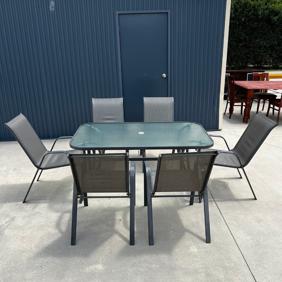 Modern Outdoor Set (Seats 6)