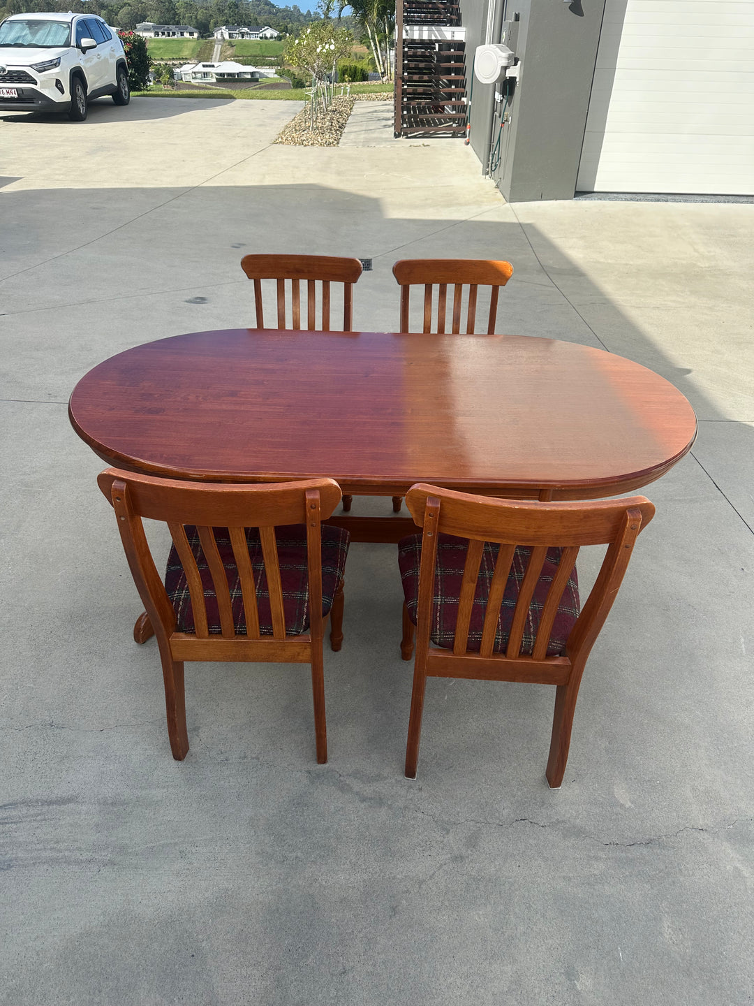 Labrador Oval Table Set gallery image 3